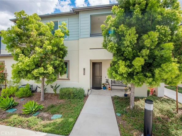 7003 Citron Ln, Cypress, CA 90630