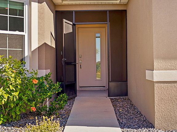 5th image of 389 Guinevere Dr SW