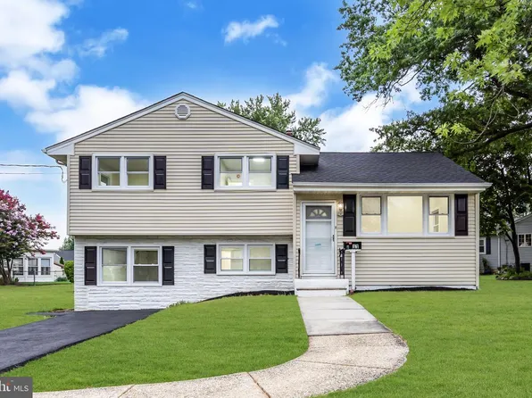11 Pleasant Valley Dr, Woodbury, NJ 08096