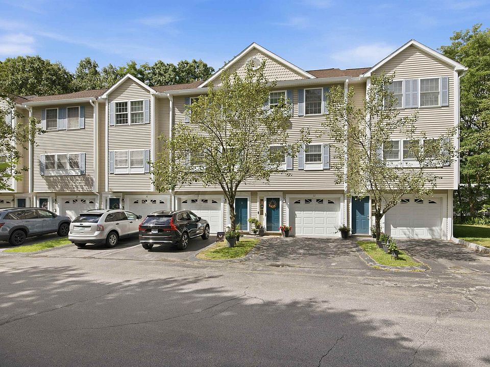 1st image of 1029 S. Mammoth Road #32