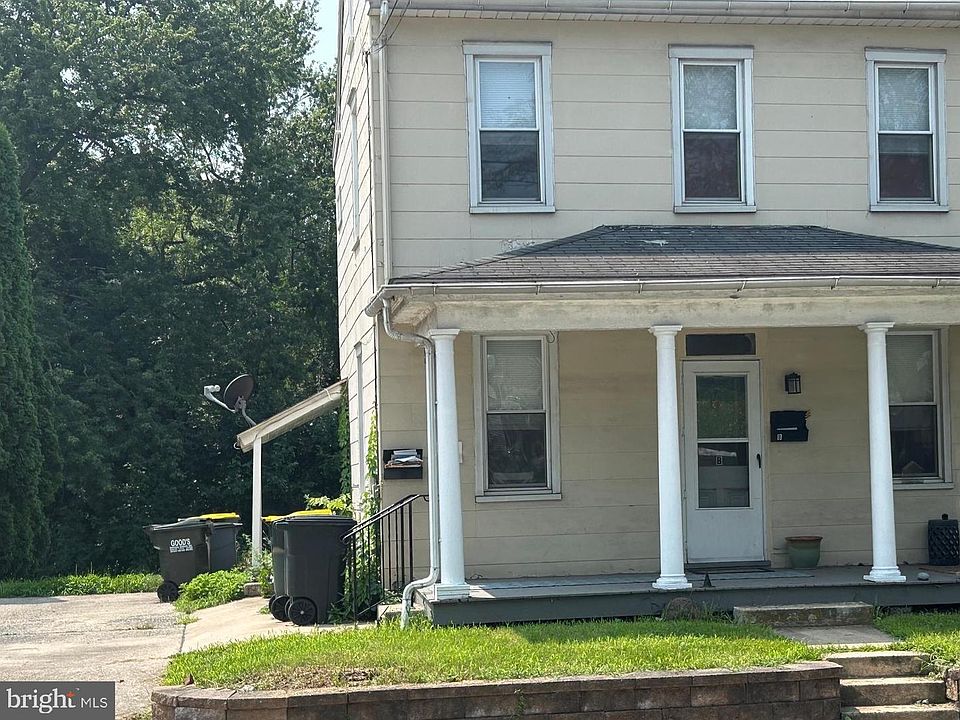 1st image of 442 S Main St