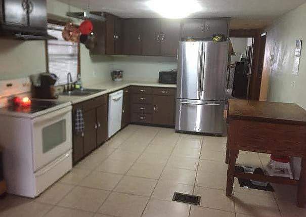 2nd image of 433 Laurie Ave