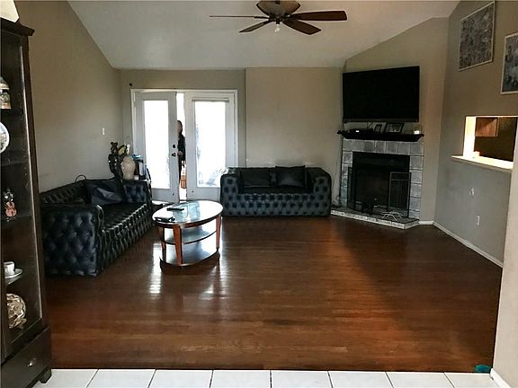 2nd image of 808 Purcell Dr