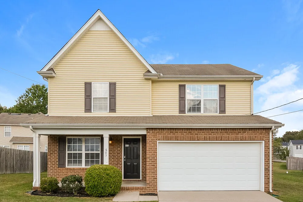4 bed, 2.5 bath, 1765 sqft, $2,320 — Photo 1
