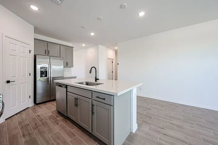 5633 W McNeil St — Photo 17