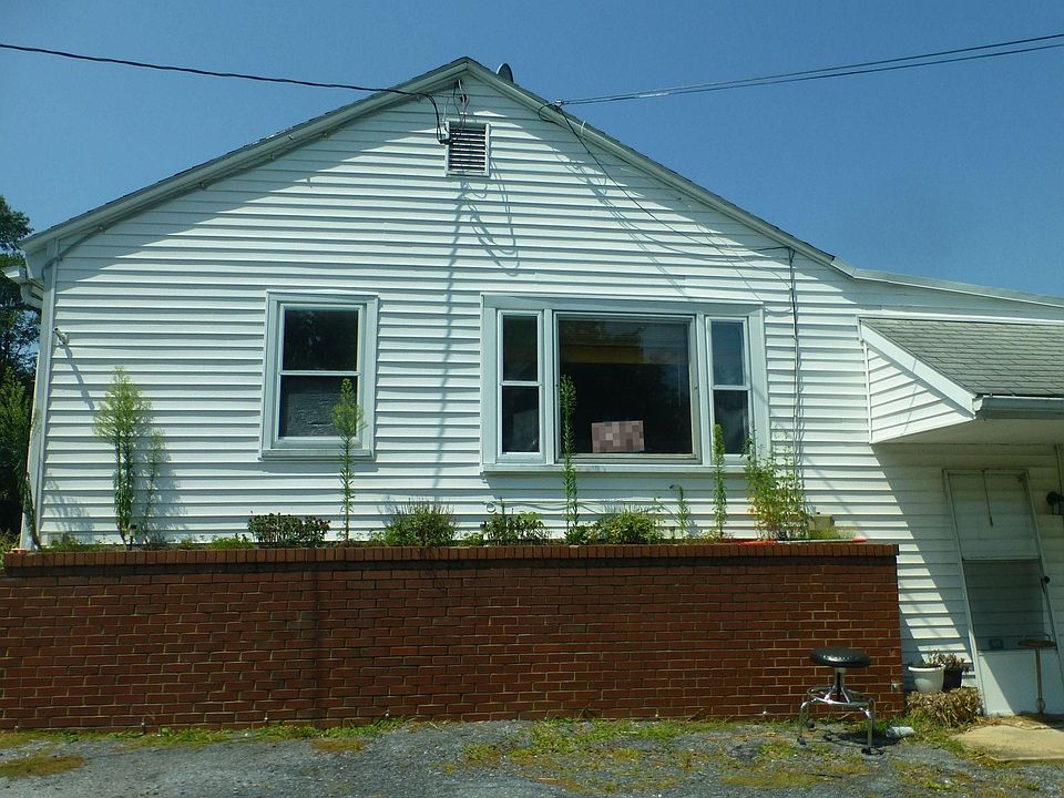 1st image of 7 Groy Ave #1743