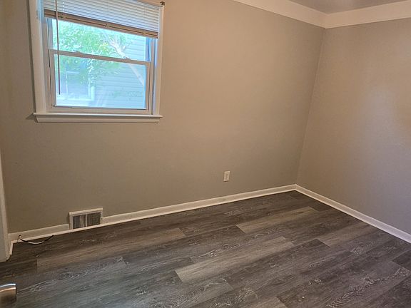 5th image of 11332 Republic Ave