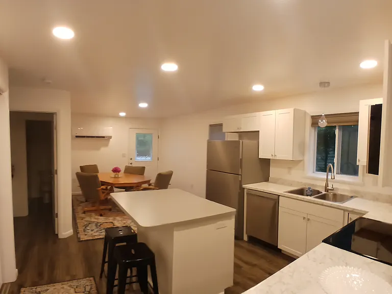 94 N Pearl St #B — Photo 11