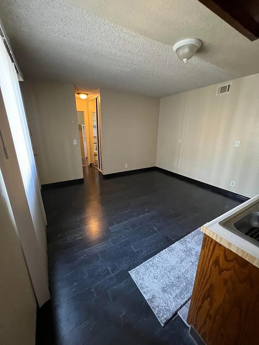 Building Photo - 6116 Prospect Ave #B