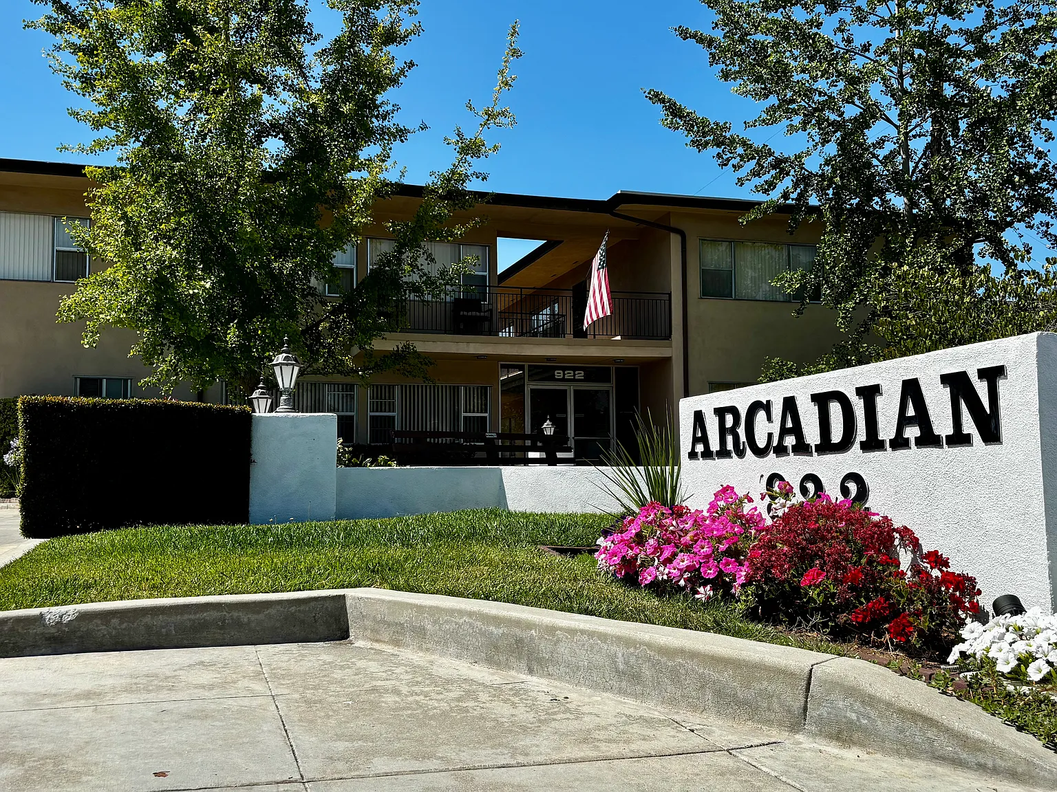 Arcadian Apartments — Photo 2