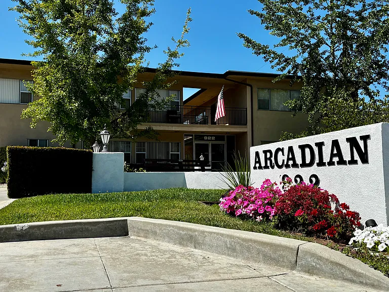 Arcadian Apartments — Photo 2