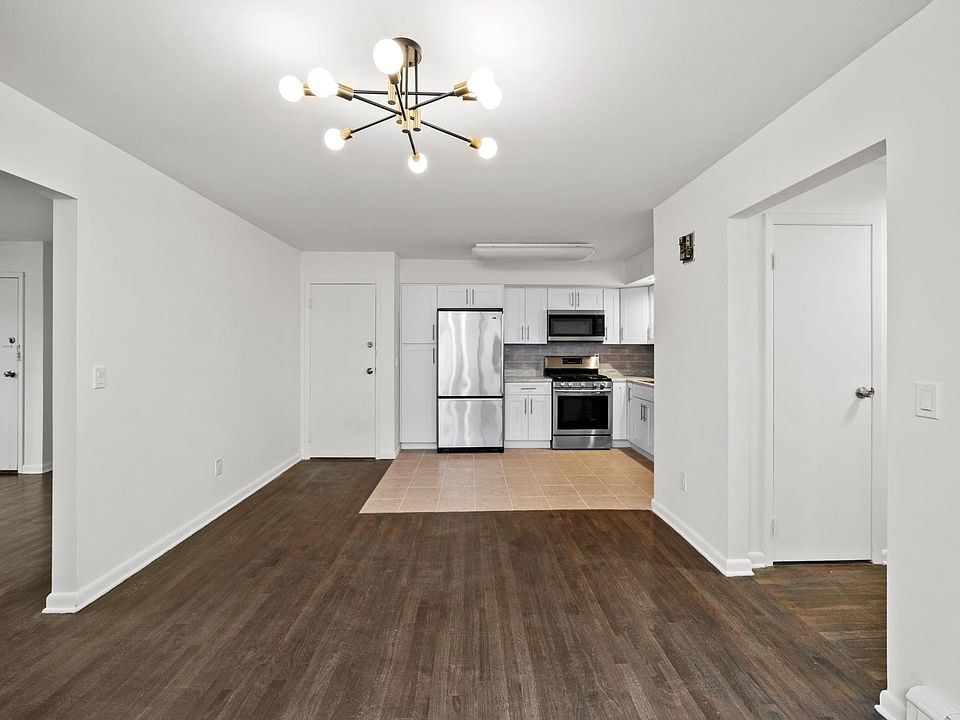 Kitchen/ Dining Room Area