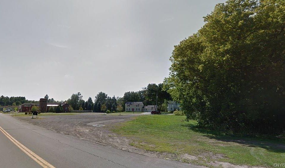 2nd image of 595 S Main St