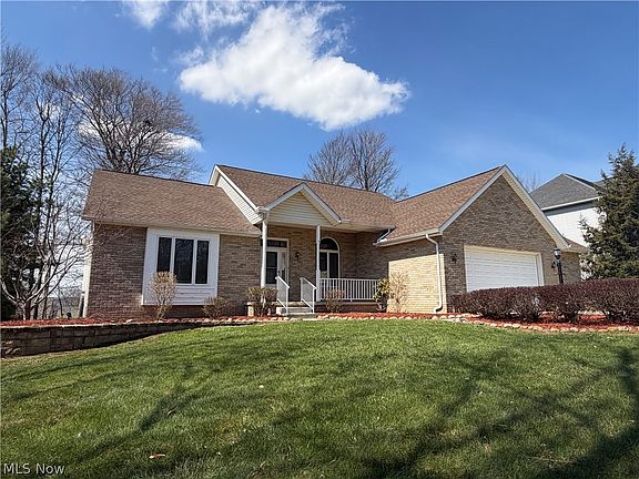 2nd image of 866 Lawrence Dr