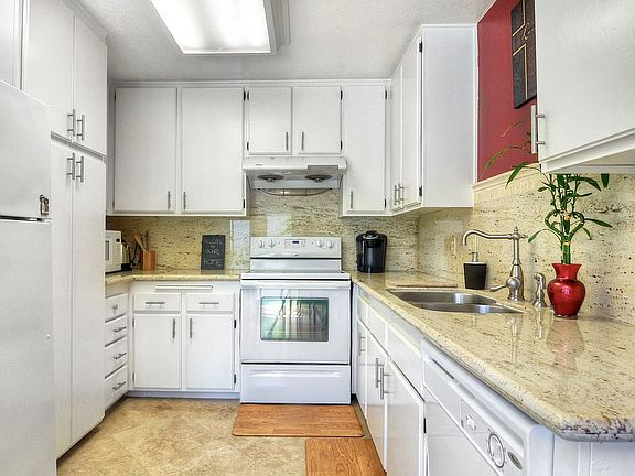 4th image of 461 W Alton Ave #434