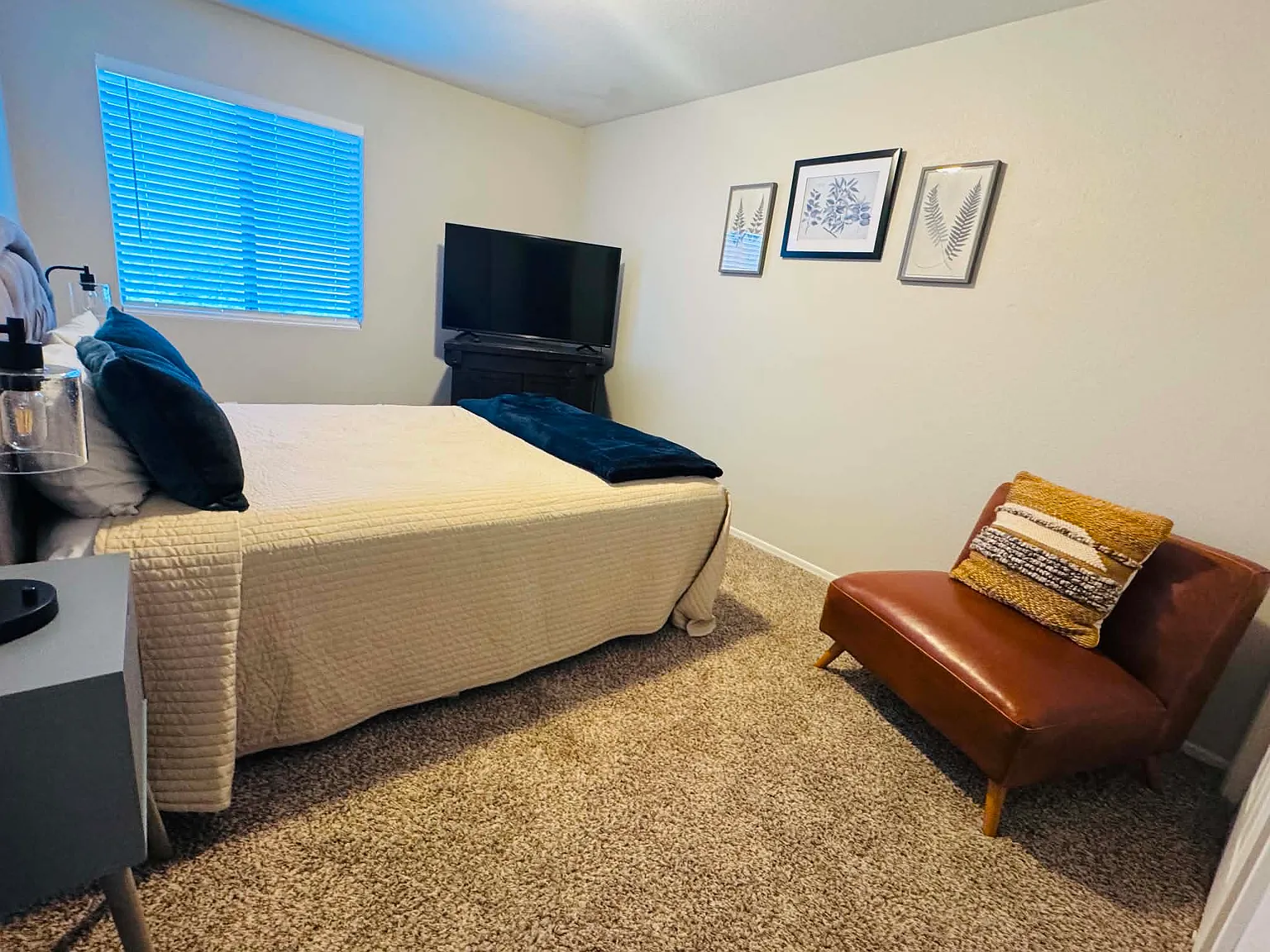 5 bed, 2900 sqft, $800 — Photo 2