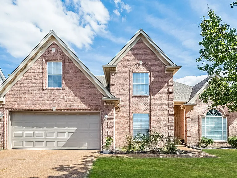 4746 Greybriar Dr — Photo 1