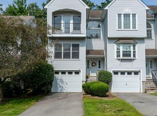 18 Castlegate Dr #D, Springfield, MA 01129