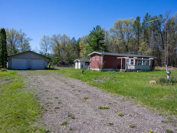 W5571 Oakdale Dr, New Lisbon, WI 53950