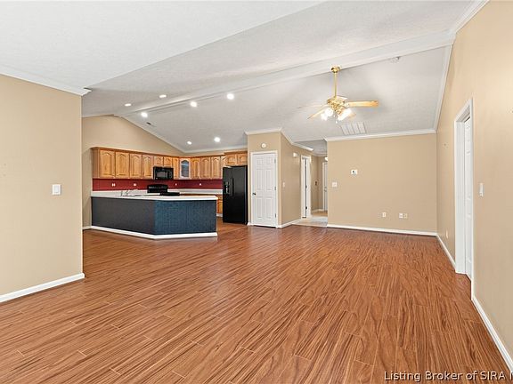 5th image of 8424 Villa Circle