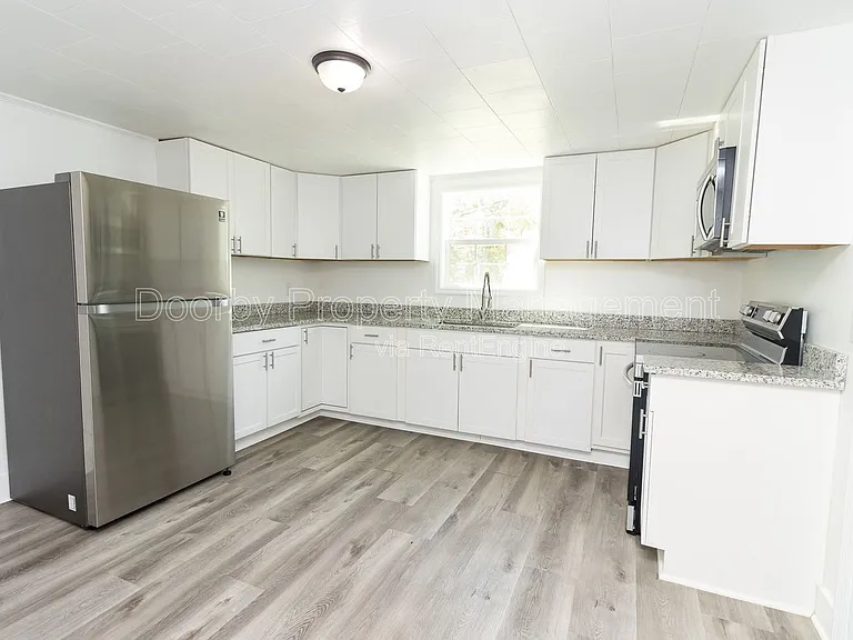 108 Suggs St — Photo 2