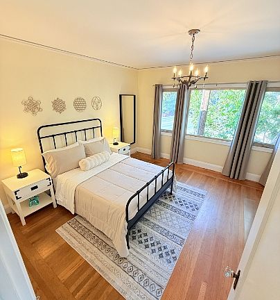 4th image of 2803 Telegraph Ave