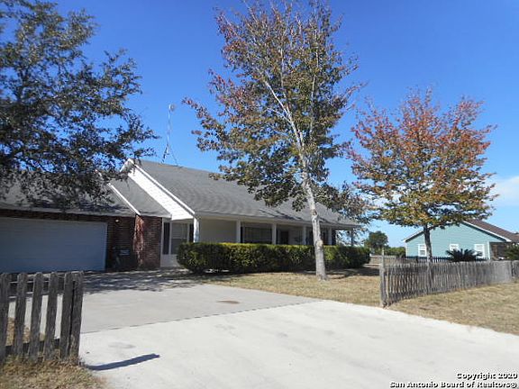 2nd image of 937 Patricia Ann Dr