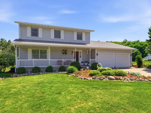 2478 Hummingbird Ln, Muscatine, IA 52761
