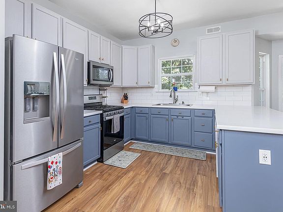5th image of 417 Eryn Rd