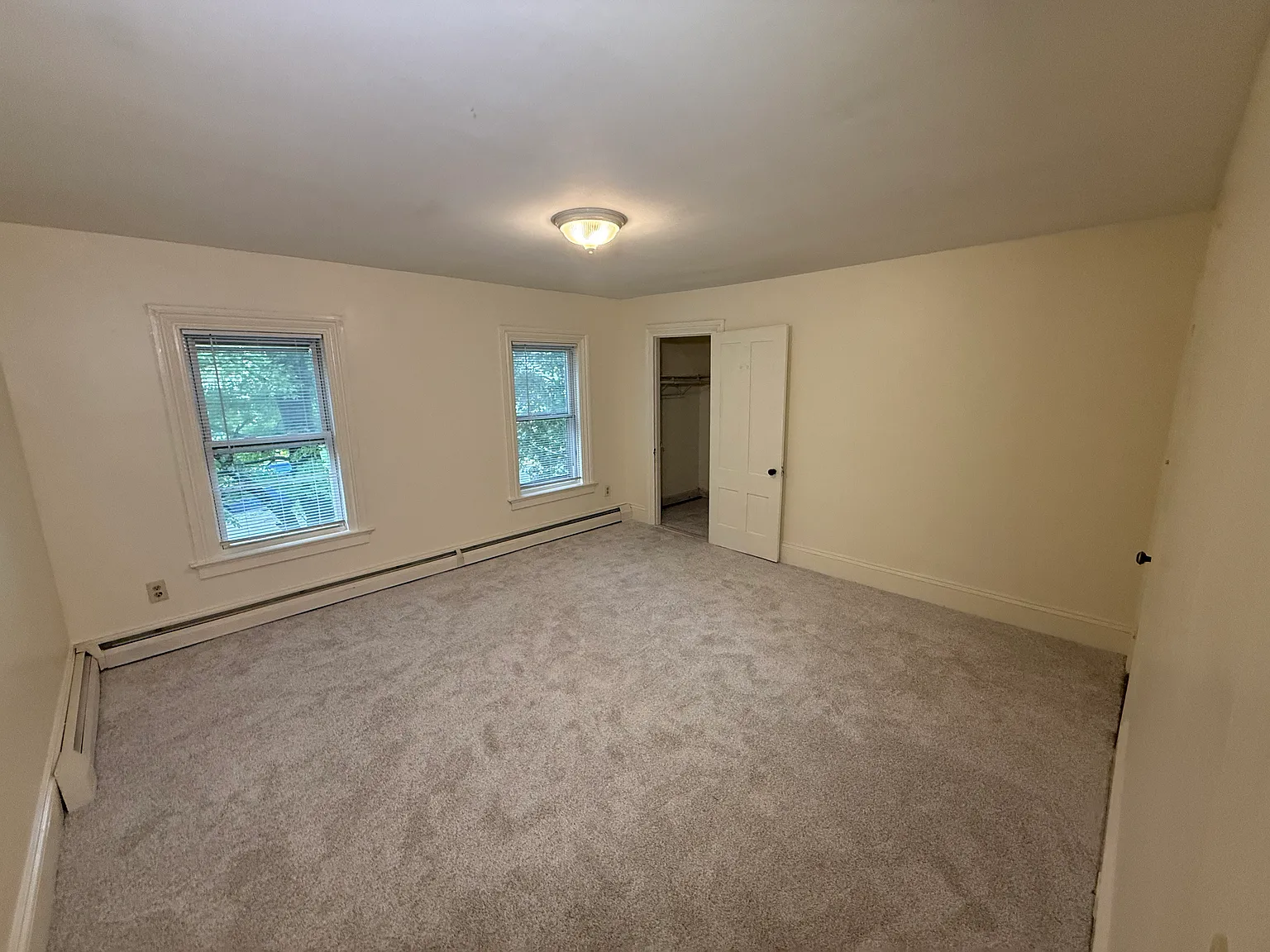 2 bed, 700 sqft, $2,100 — Photo 3