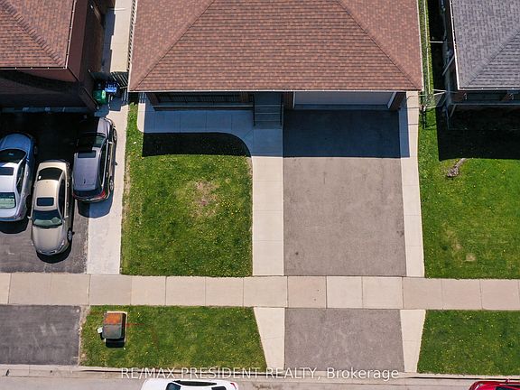 2nd image of 233 Rutherford Rd N