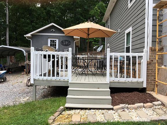 4th image of 50 Lockwood Ln