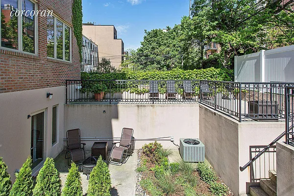 Sold by Corcoran | media 14