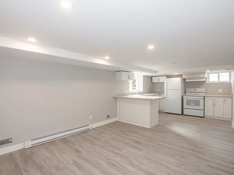 170 Southworth St N — Photo 2