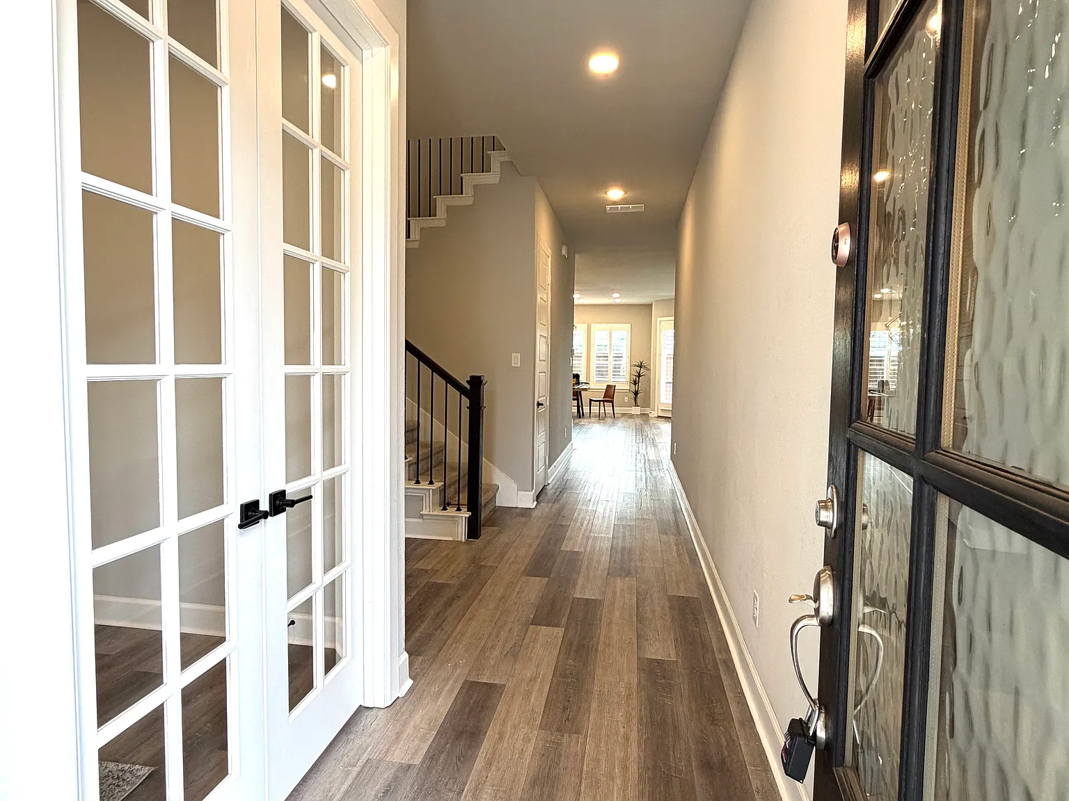 3 bed, 2.5 bath, 2871 sqft, $4,000 — Photo 3