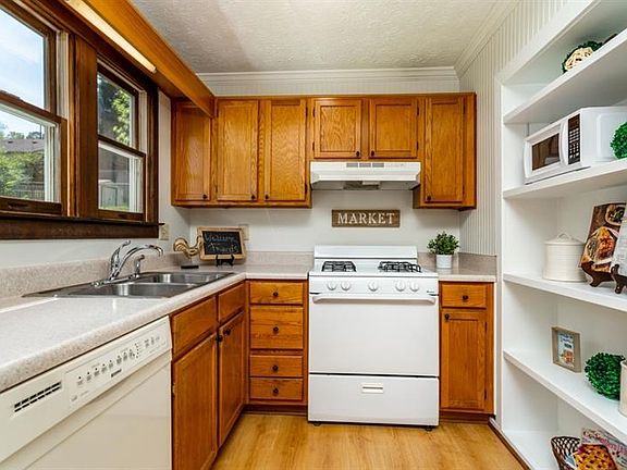 4th image of 307 Knollwood Ln