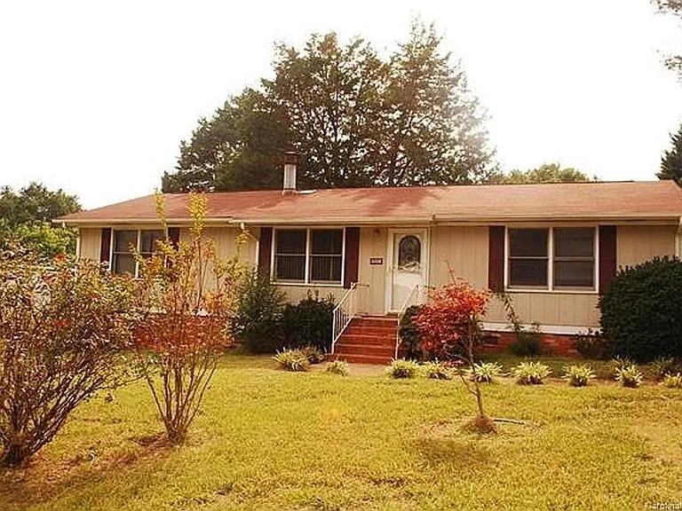 705 Mapleleaf Ln — Photo 18