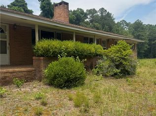 1730 Easterling Dr, Spring Lake, NC 28390
