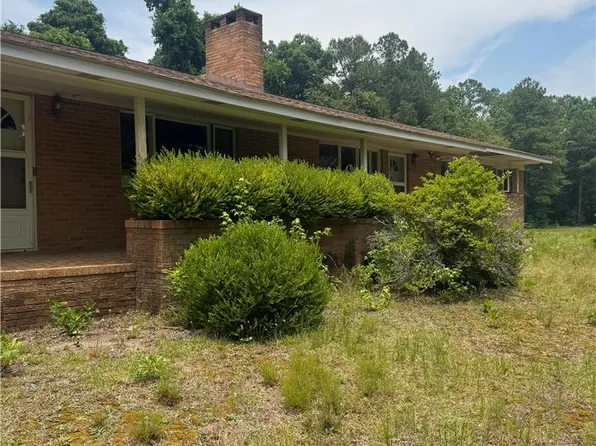 1730 Easterling Dr, Spring Lake, NC 28390