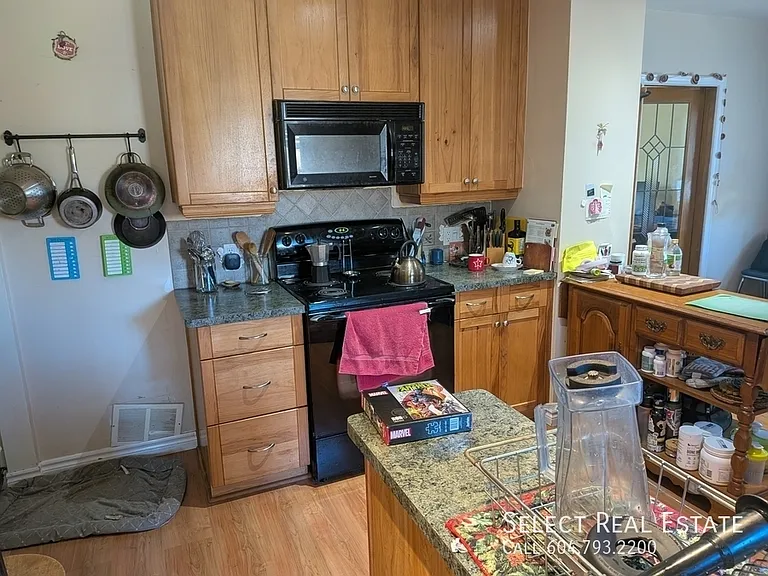 9425 Stanley St — Photo 4