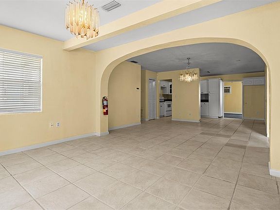 4th image of 844 Chamberlain Blvd