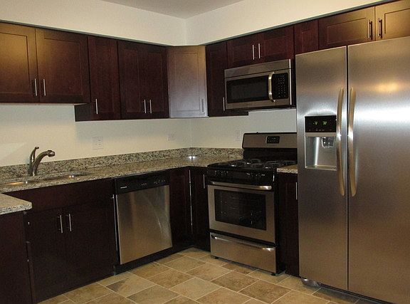 5th image of 1500 N Pembroke Dr