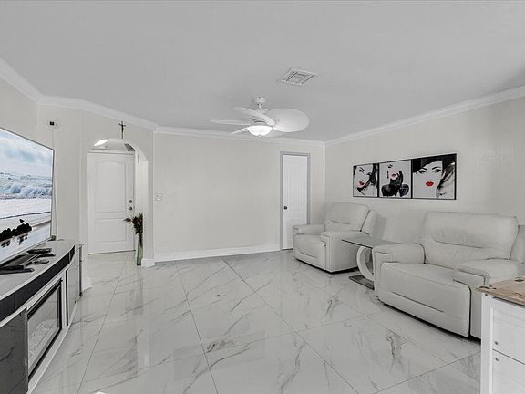 5th image of 4714 Clemens Street