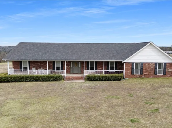 1389 Crow Mountain Rd, Russellville, AR 72802