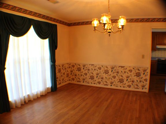 2nd image of 384 Longleaf Dr