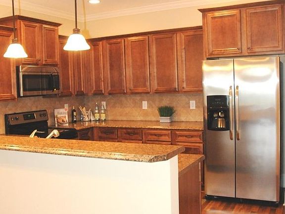 5th image of 1636 Cambria Drive #A