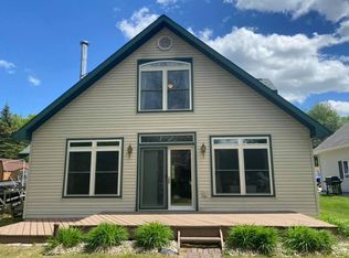 233 Ridgewood Dr, Prudenville, MI 48651