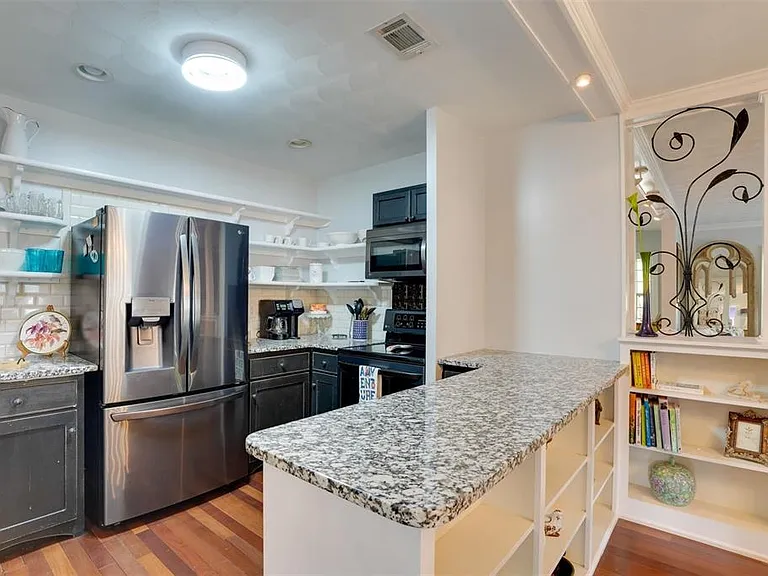 2390 Sheridan Rd — Photo 12