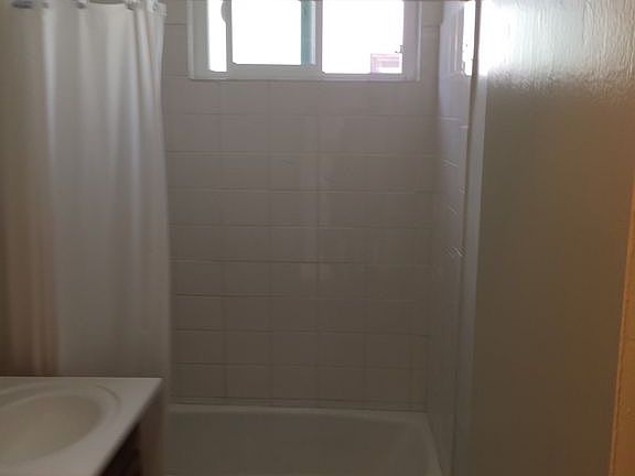 5th image of 304 Temple Ave APT 2