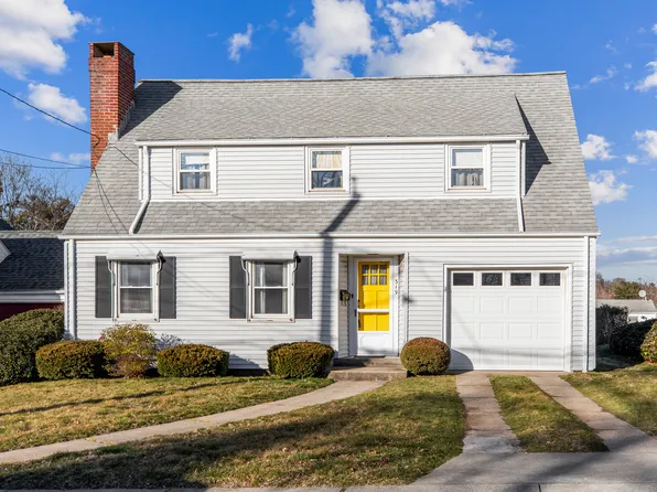 319 Vauxhall Street, New London, CT 06320